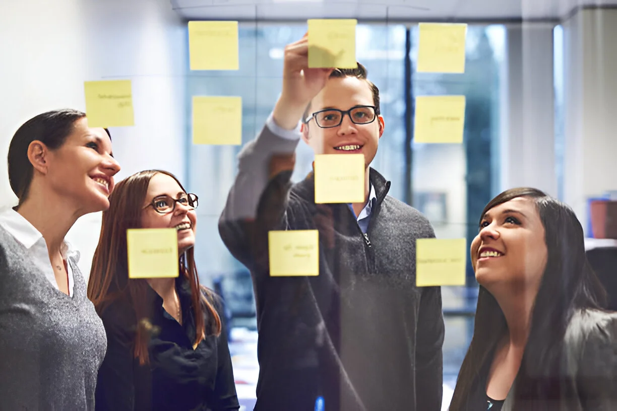How to Make Team Meetings Interesting: Fun Ideas and Topics for Work